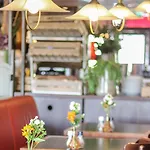 蒂尔堡宜必思酒店 酒店