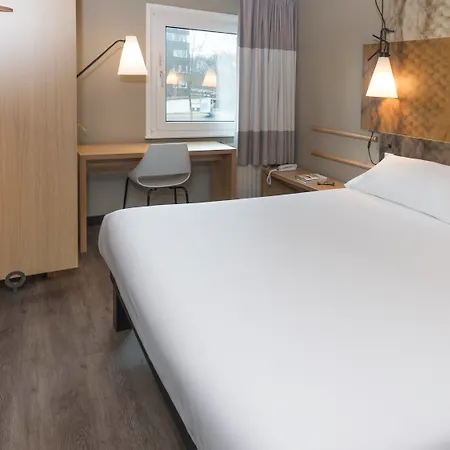 Ibis Hotel 3*
