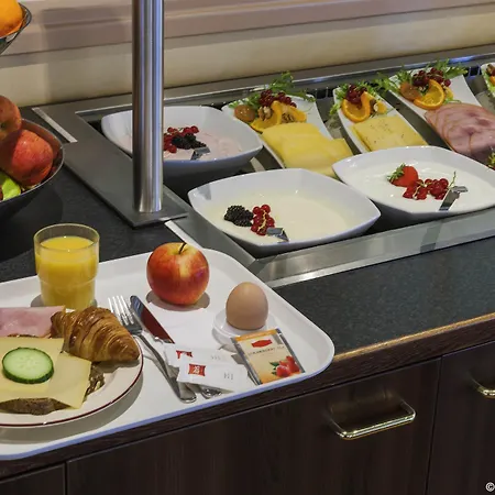 Ibis 3* Тилбург